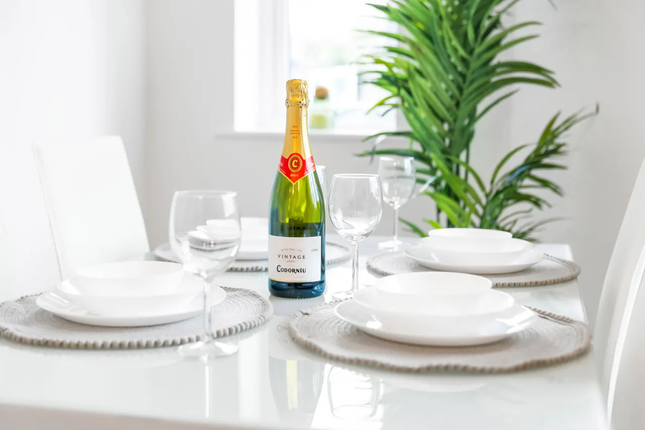 Stylish 2 Bedroom Apartment - Parking - Smart TV - WIFI 51 3
