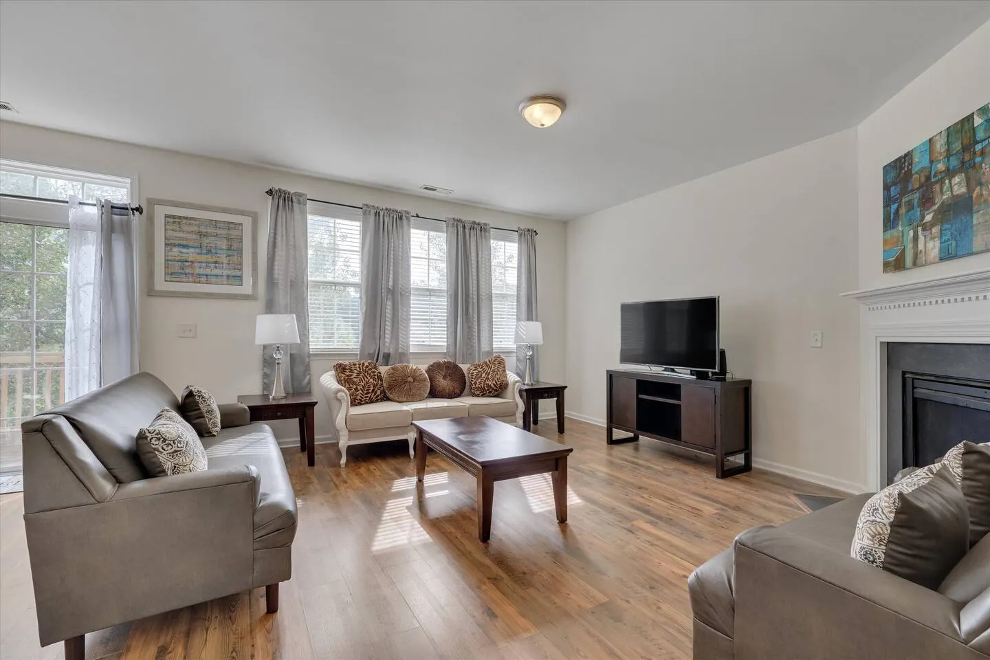 The MacDaddy 3BR 2.5BA - Raleigh 9