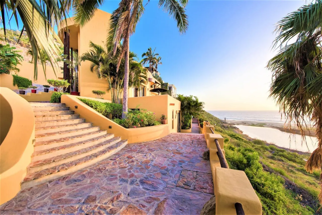 Casa Bella - Beach Access, Pool & Spa, Sleeps 14 — photo 3
