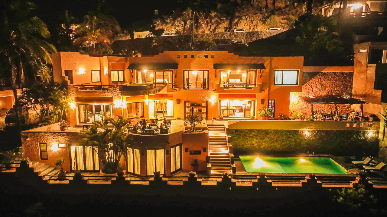 Casa Bella - Beach Access, Pool & Spa, Sleeps 14 — photo 5