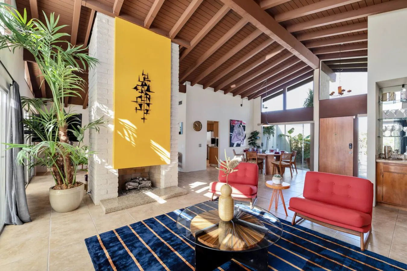 The Pearsall: Mid-Century, Pool, Backyard, Pets OK 10