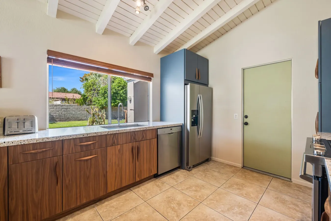 The Pearsall: Mid-Century, Pool, Backyard, Pets OK 11