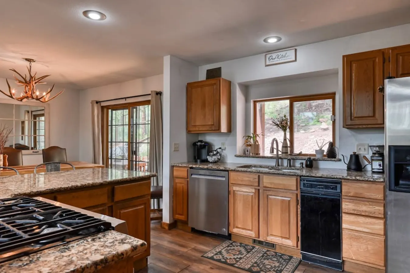 Antlers Ridge, Private Hot Tub, 3 Decks, MTN Views 13