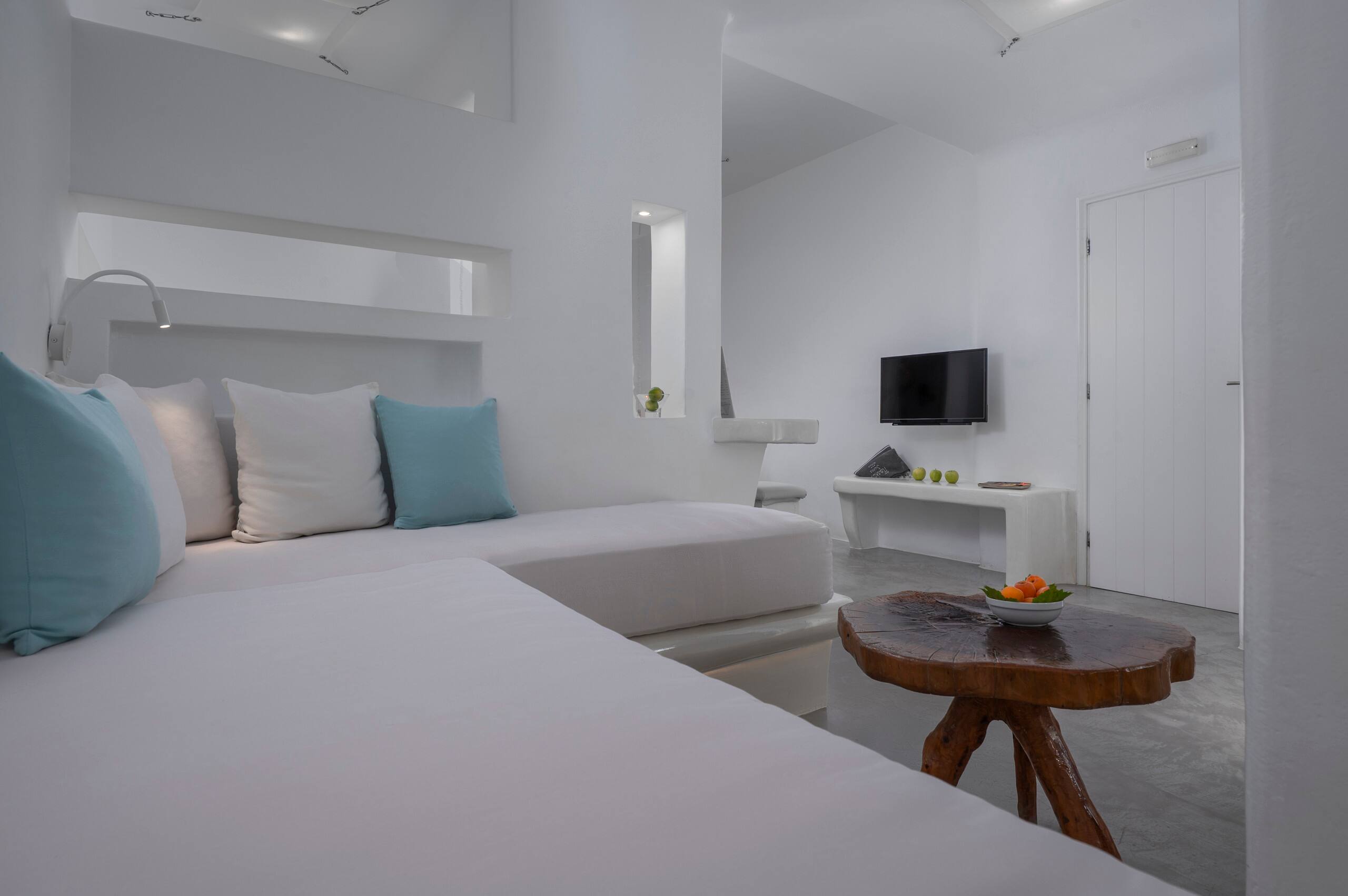 Superior Suite Sea View | Flaskos Suites 7