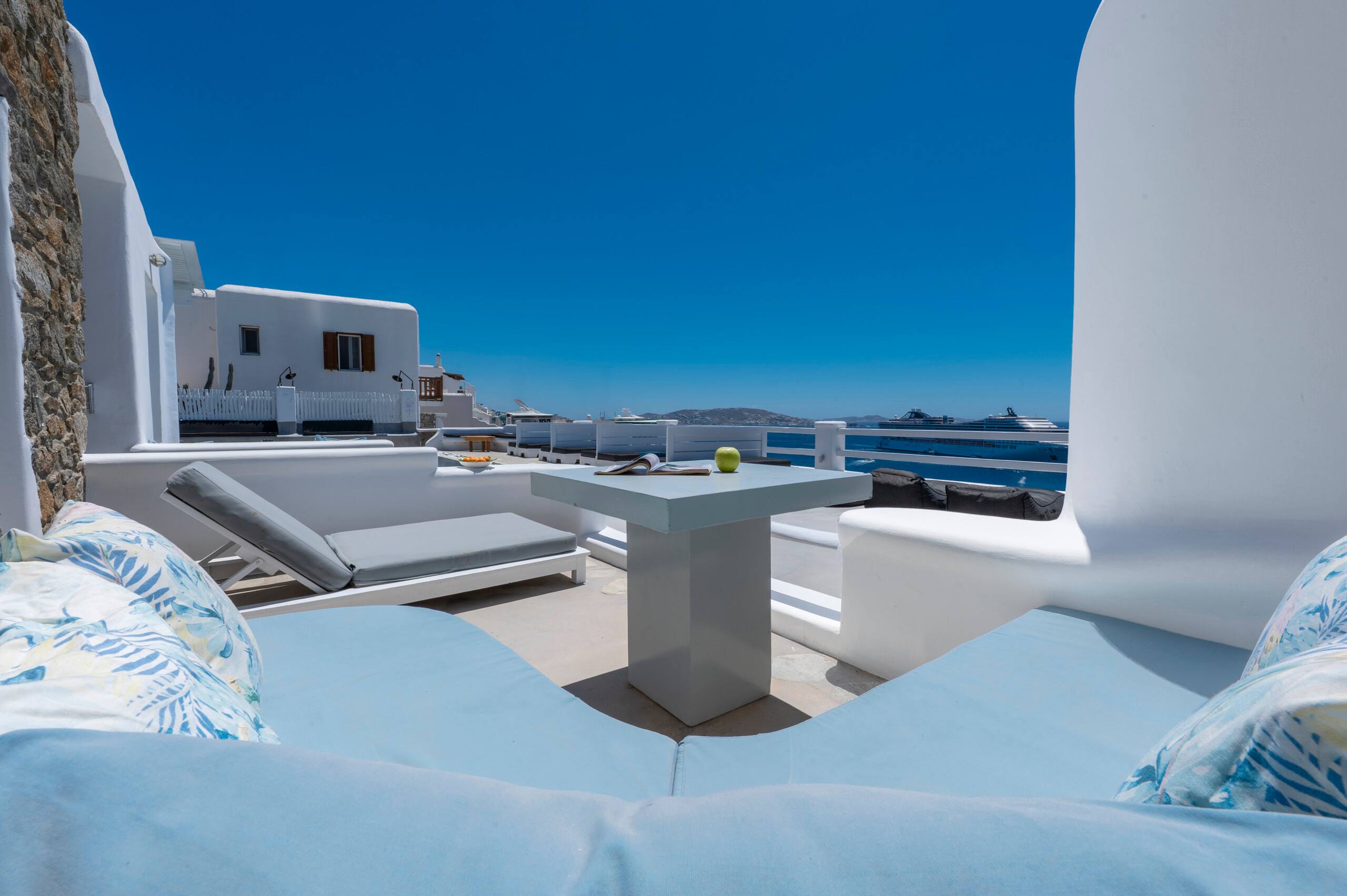 Superior Suite Sea View | Flaskos Suites 13