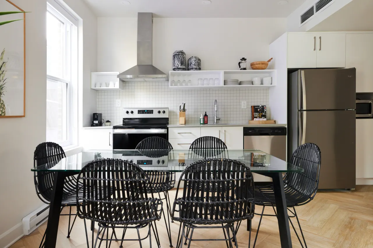 New and Cozy 3 bedroom in Le Plateau by Denstays - Unit 416 5