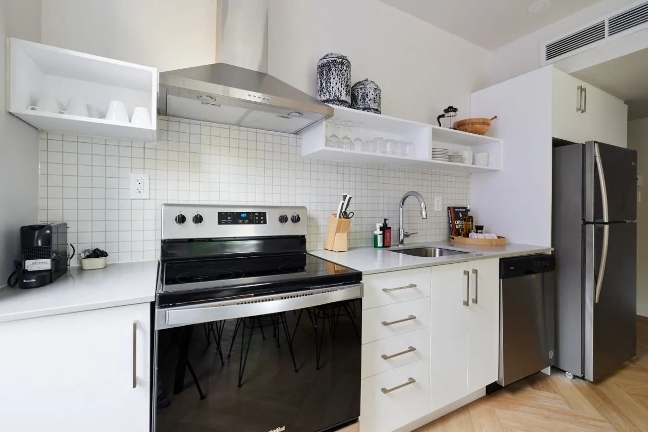 New and Cozy 3 bedroom in Le Plateau by Denstays - Unit 416 8
