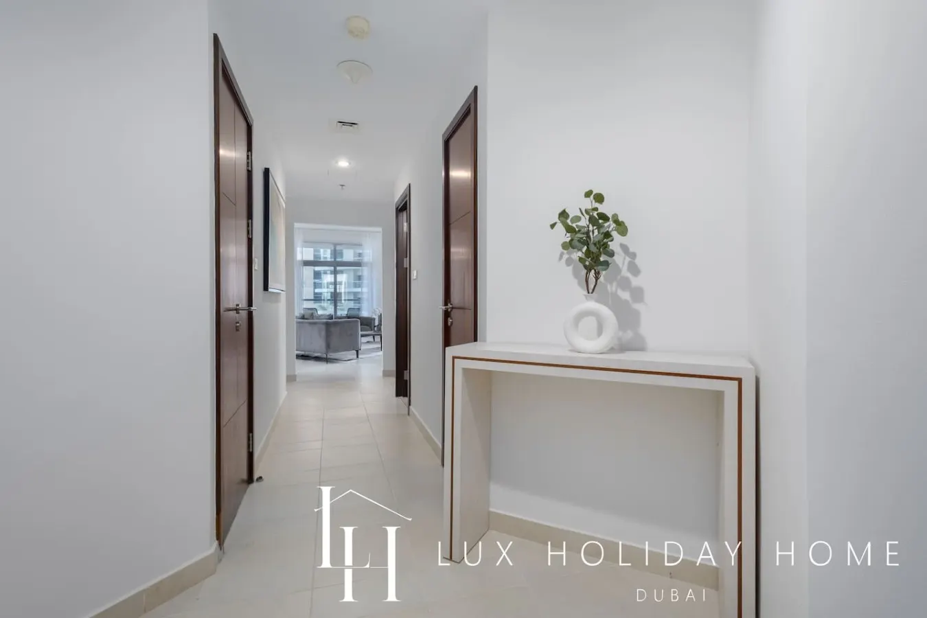 LUX The Dubai Marina View Suite 4 15
