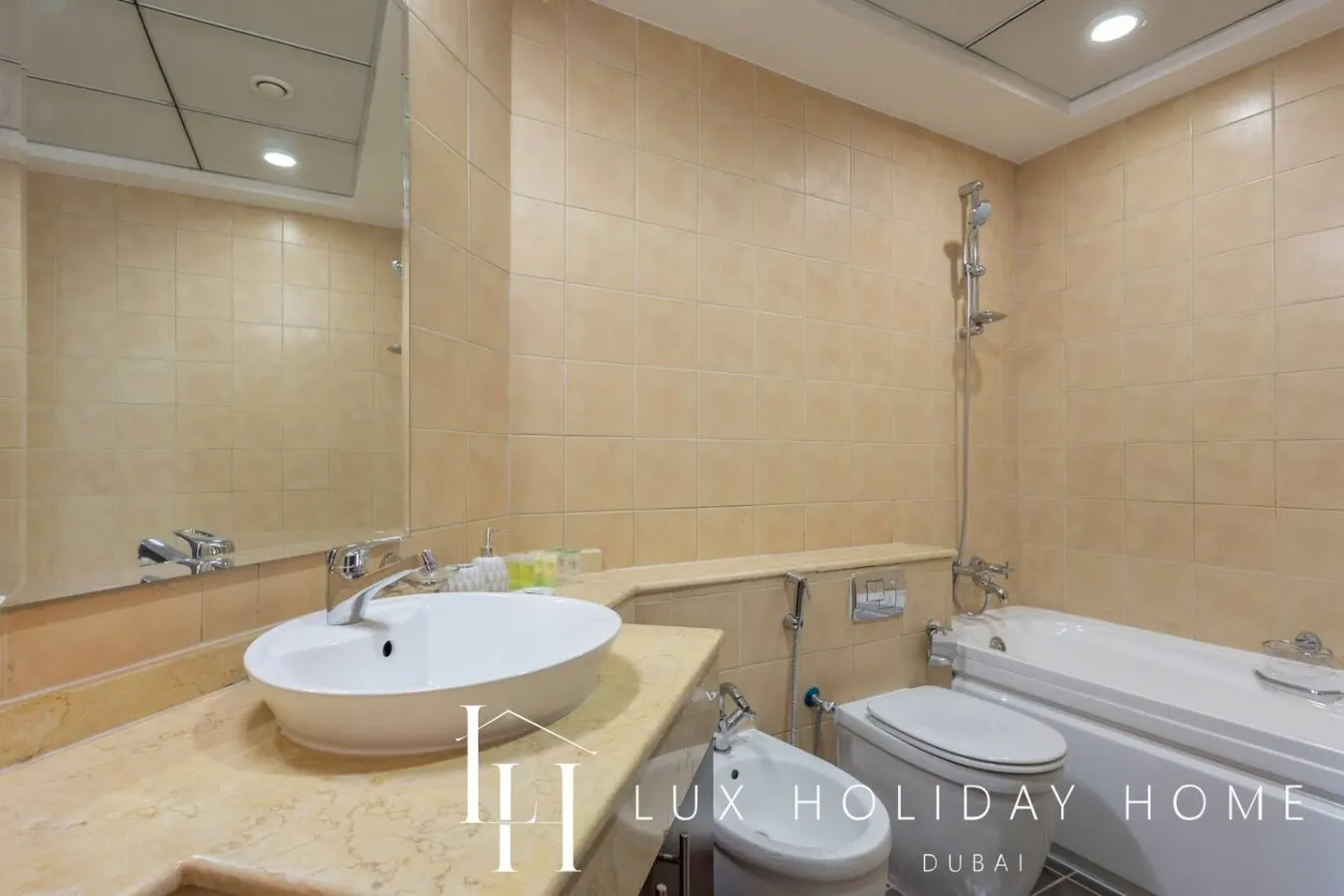 LUX The Dubai Marina View Suite 4 16
