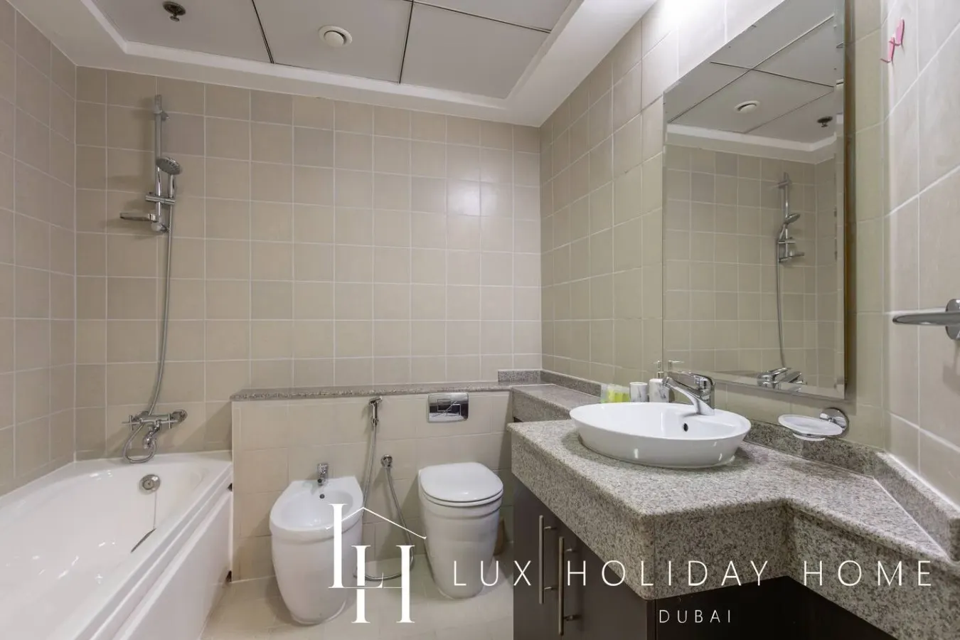 LUX The Dubai Marina View Suite 4 17