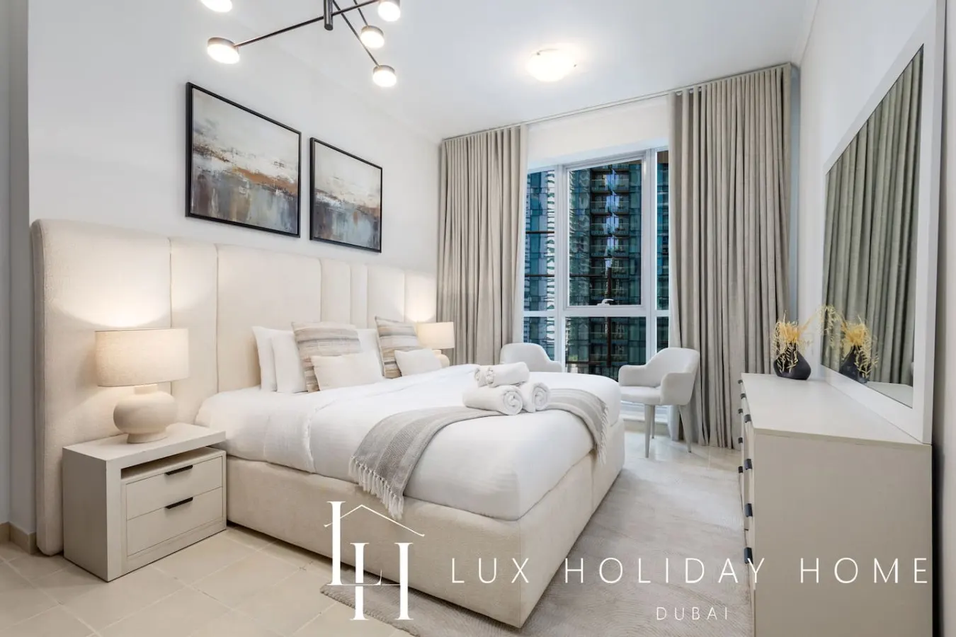 LUX The Dubai Marina View Suite 4 3