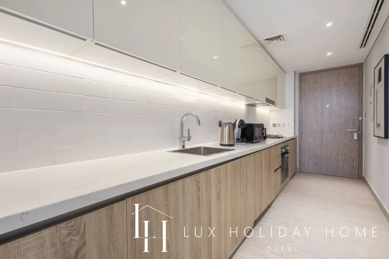 LUX LIV Contemporary Skyline Studio 9