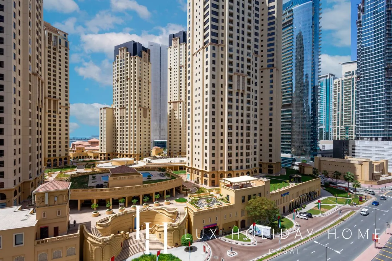 LUX LIV Contemporary Skyline Studio 14