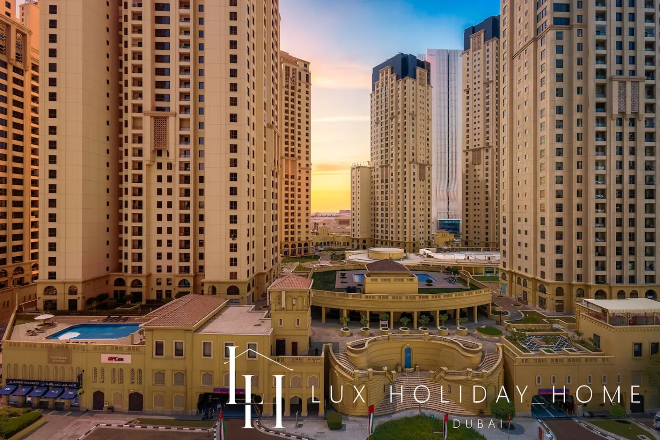 LUX LIV Contemporary Skyline Studio 7