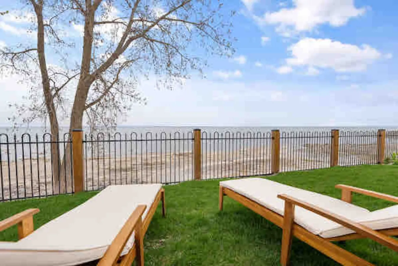 Crystal Beach Executive Waterfront Lakehouse 1