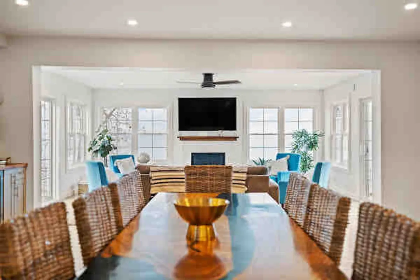Crystal Beach Executive Waterfront Lakehouse 2