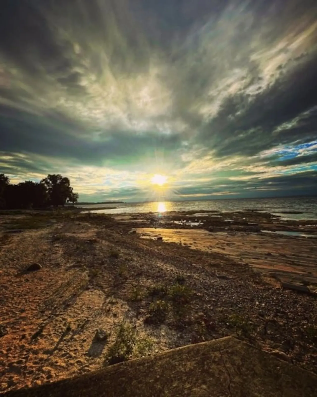 Crystal Beach Executive Waterfront Lakehouse 9