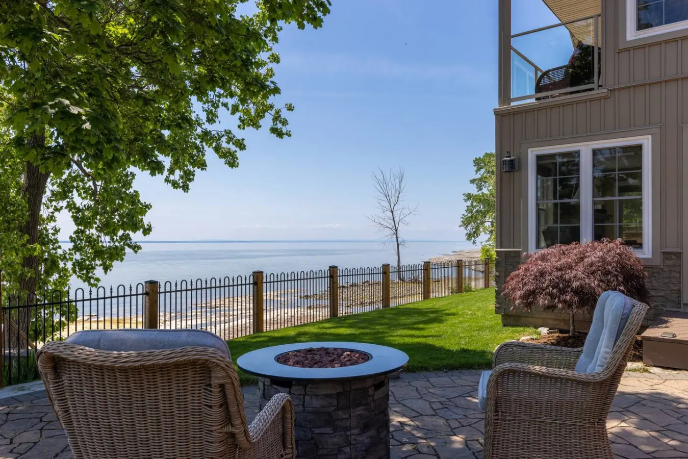 Crystal Beach Executive Waterfront Lakehouse 11