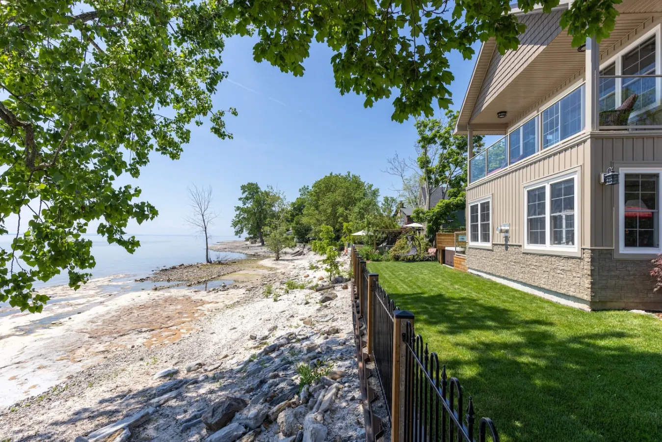Crystal Beach Executive Waterfront Lakehouse 12