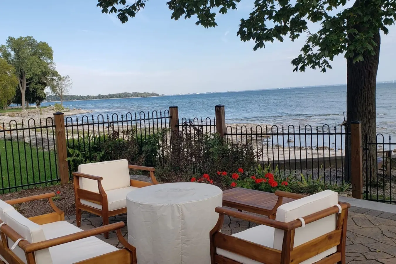 Crystal Beach Executive Waterfront Lakehouse 14