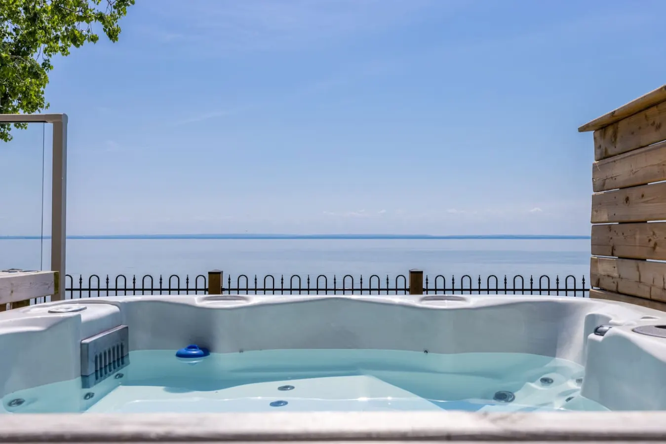Crystal Beach Executive Waterfront Lakehouse 7