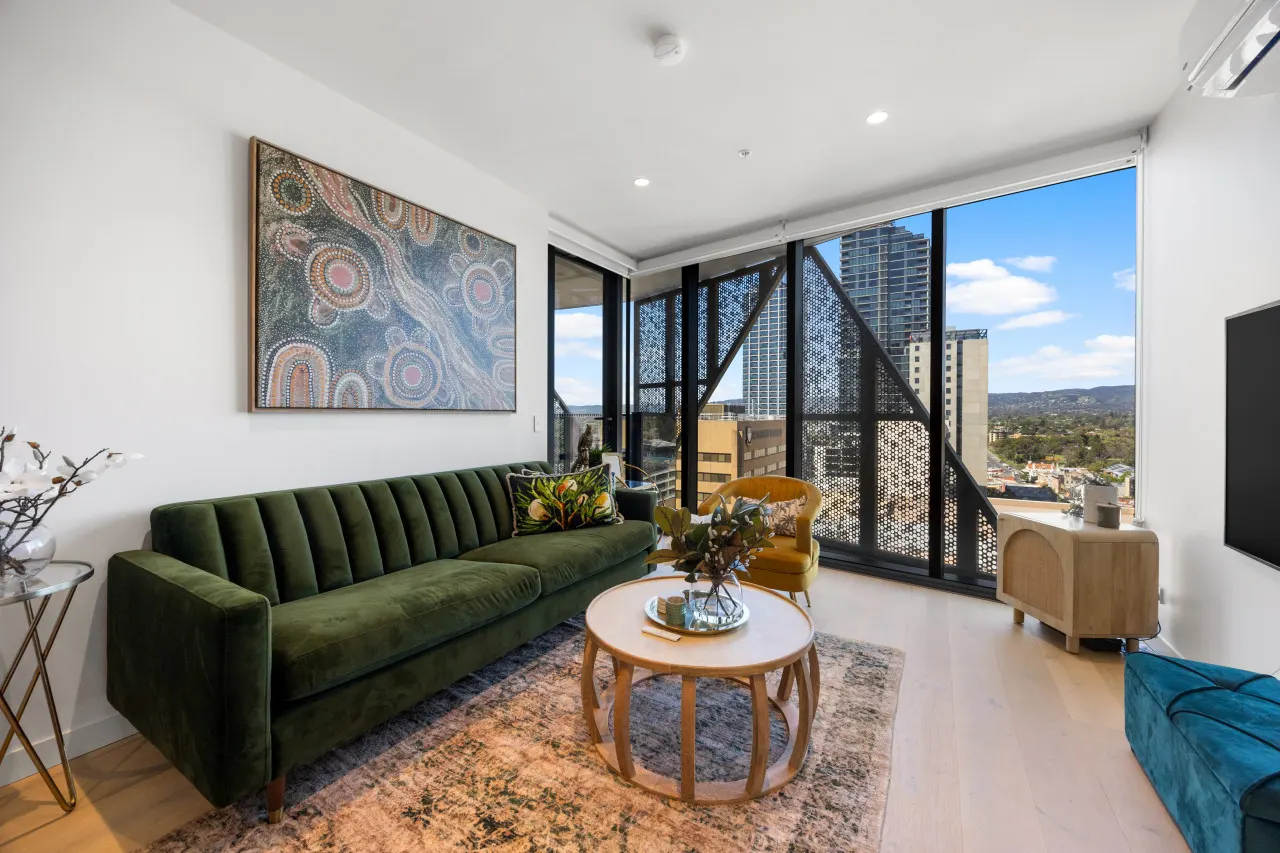 Skyline Retreat - A Refined City View Escape