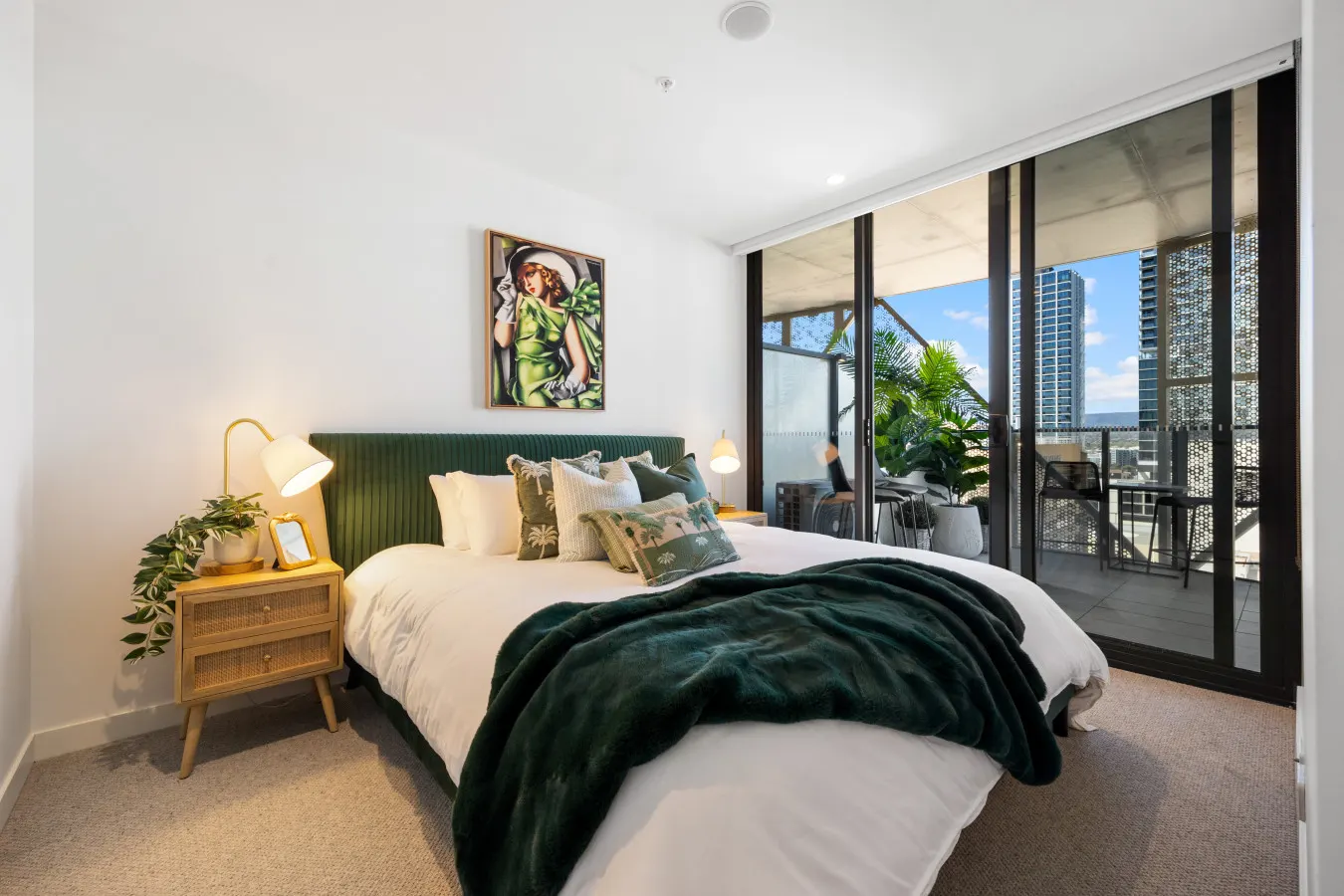 Skyline Retreat - A Refined City View Escape — photo 2