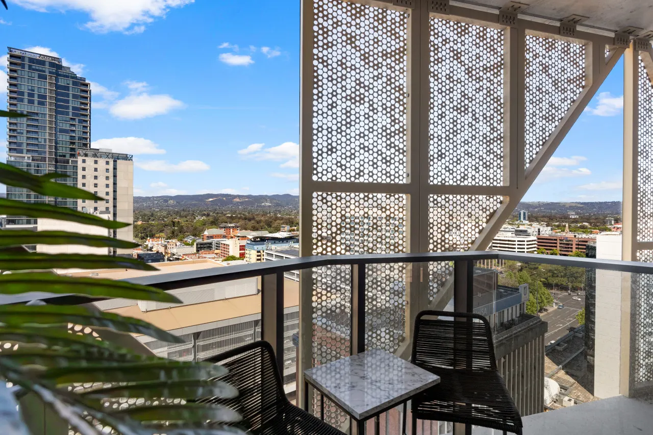 Skyline Retreat - A Refined City View Escape 13