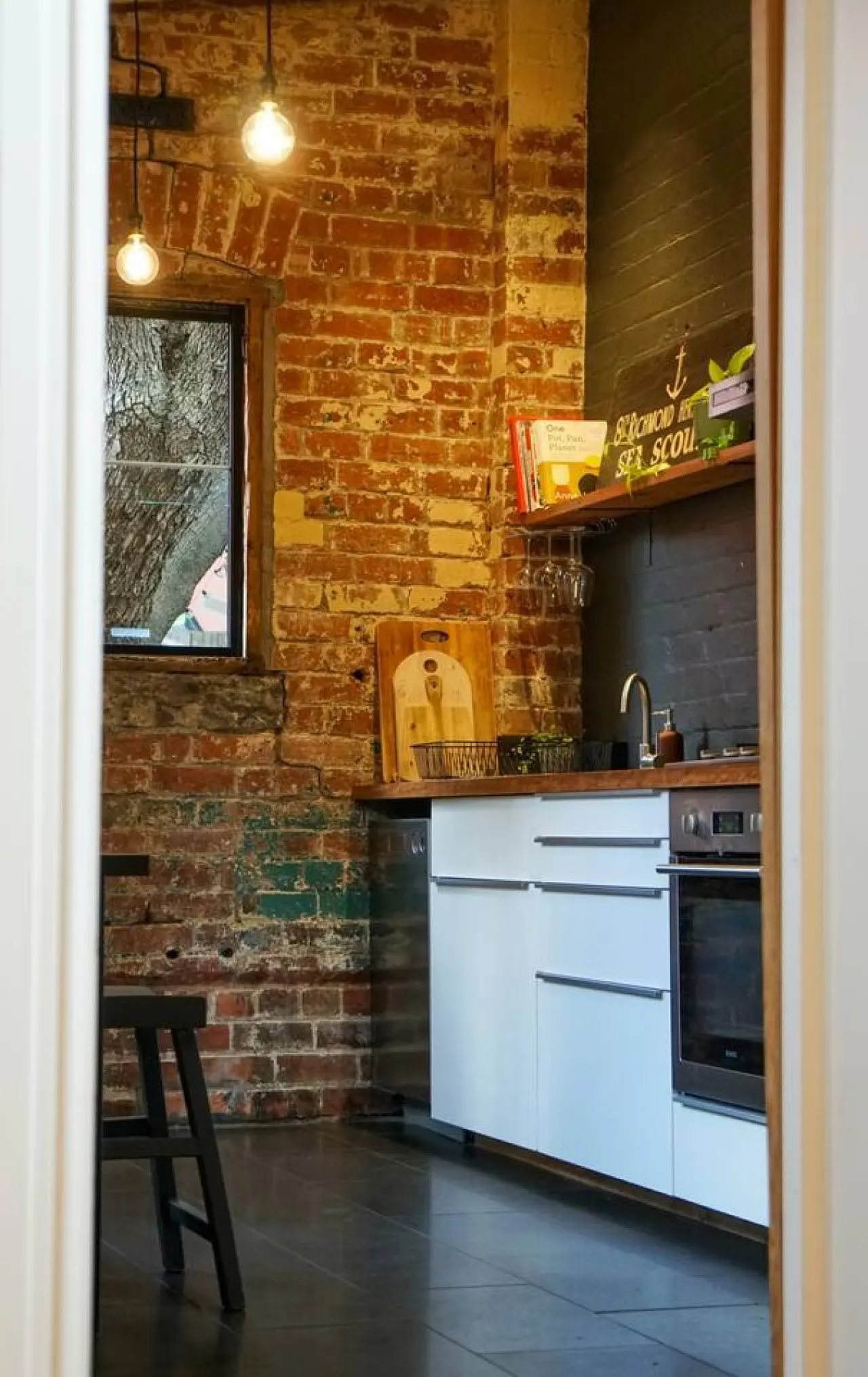 Charming Fitzroy Terrace Walk, Dine & Explore 15