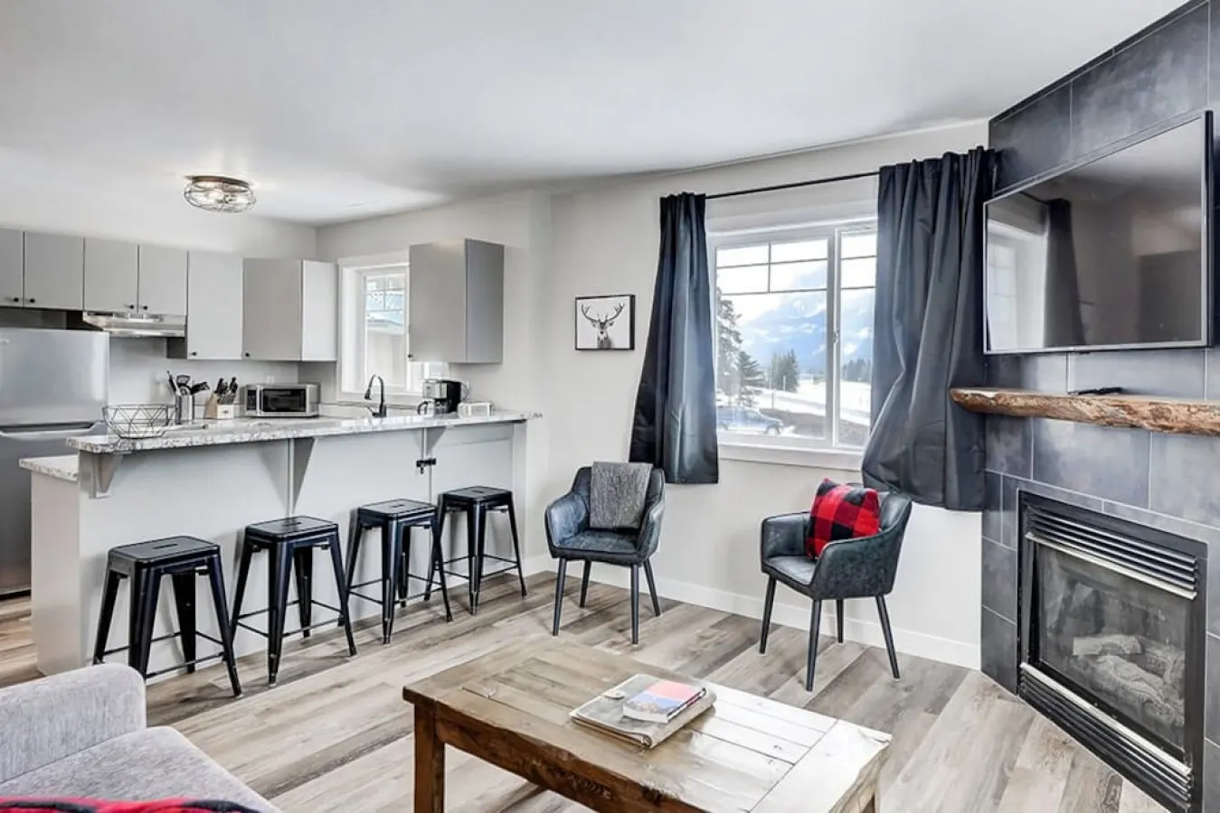 Mountain View Condo Near Banff & Canmore