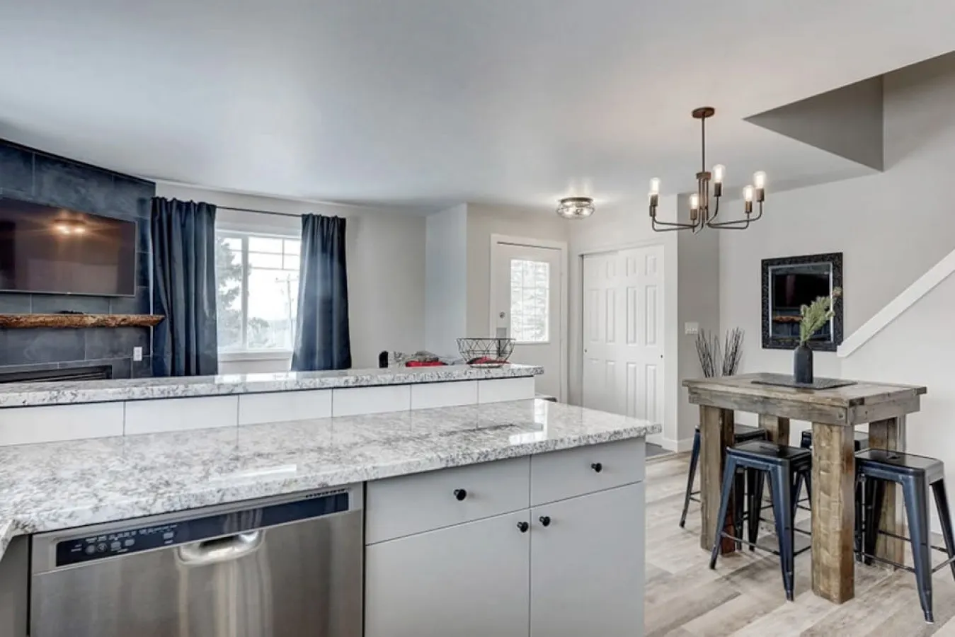 Mountain View Condo Near Banff & Canmore 10