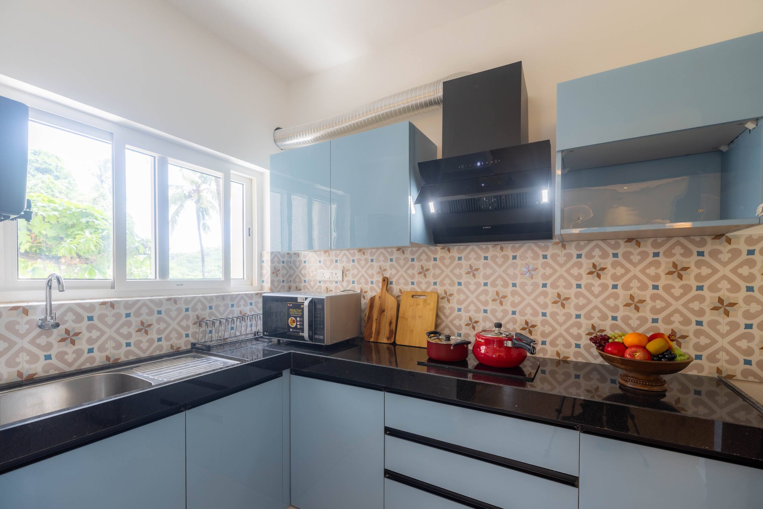 Cozy 2BR Candolim Escape | Pool, Gym & Hill Views 12