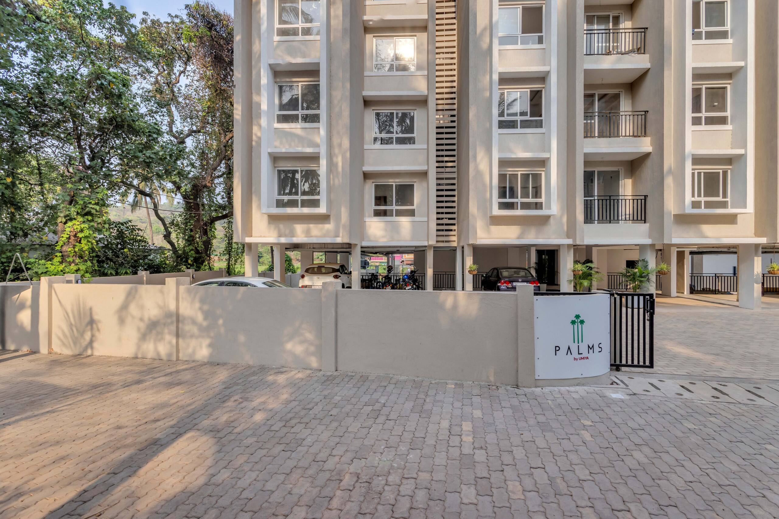 Cozy 2BR Candolim Escape | Pool, Gym & Hill Views 35