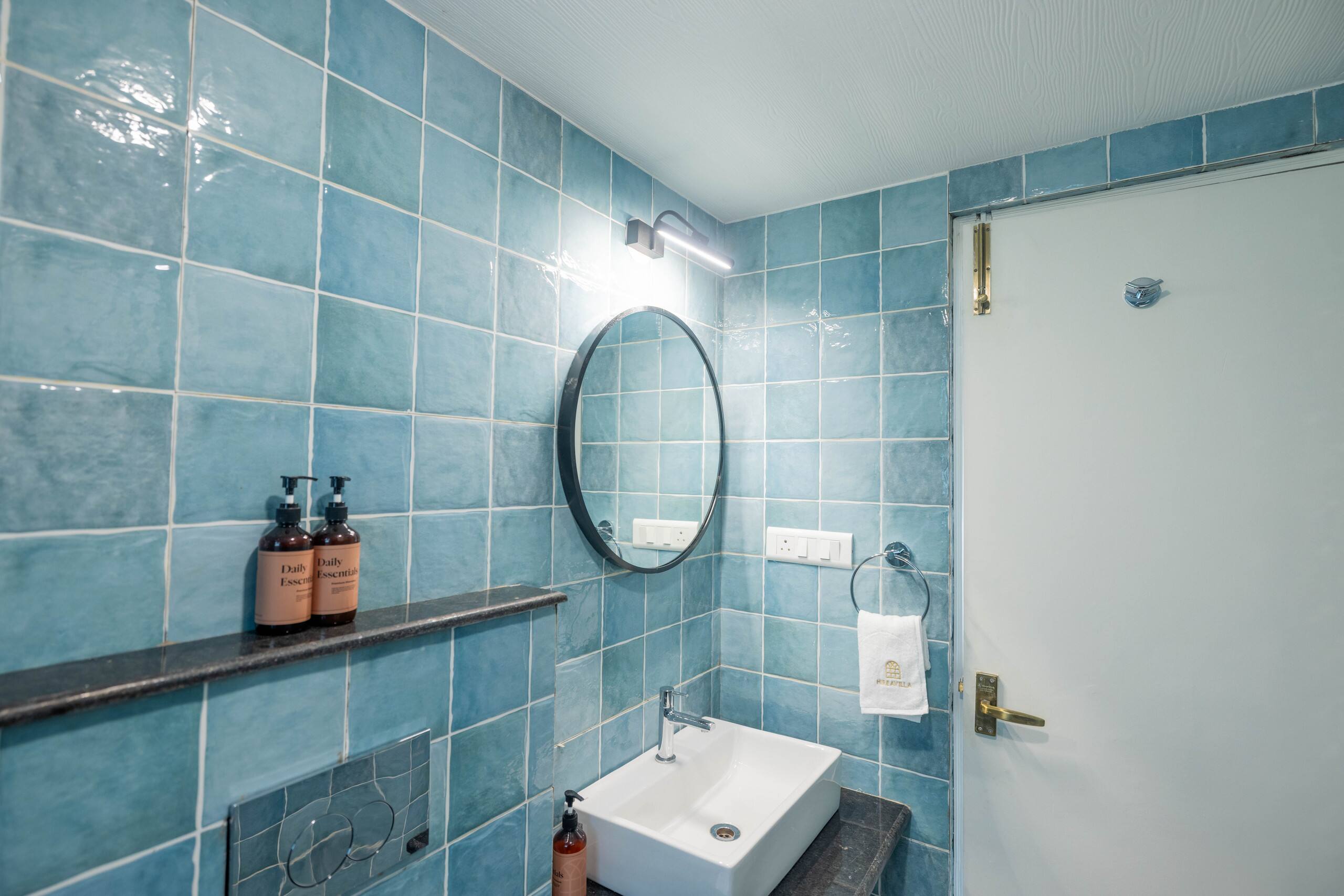 Cozy 2BR Candolim Escape | Pool, Gym & Hill Views 27