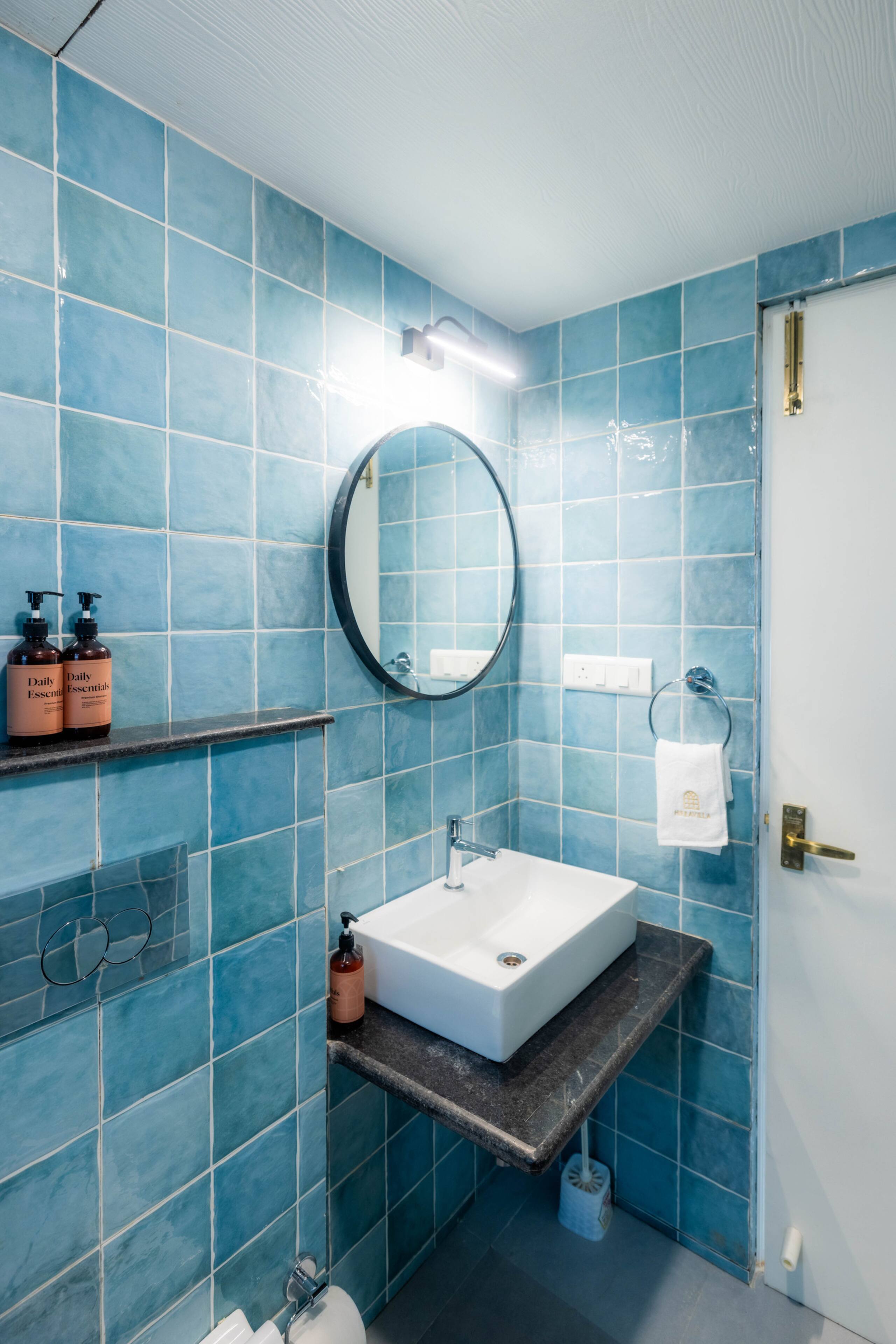 Cozy 2BR Candolim Escape | Pool, Gym & Hill Views 25