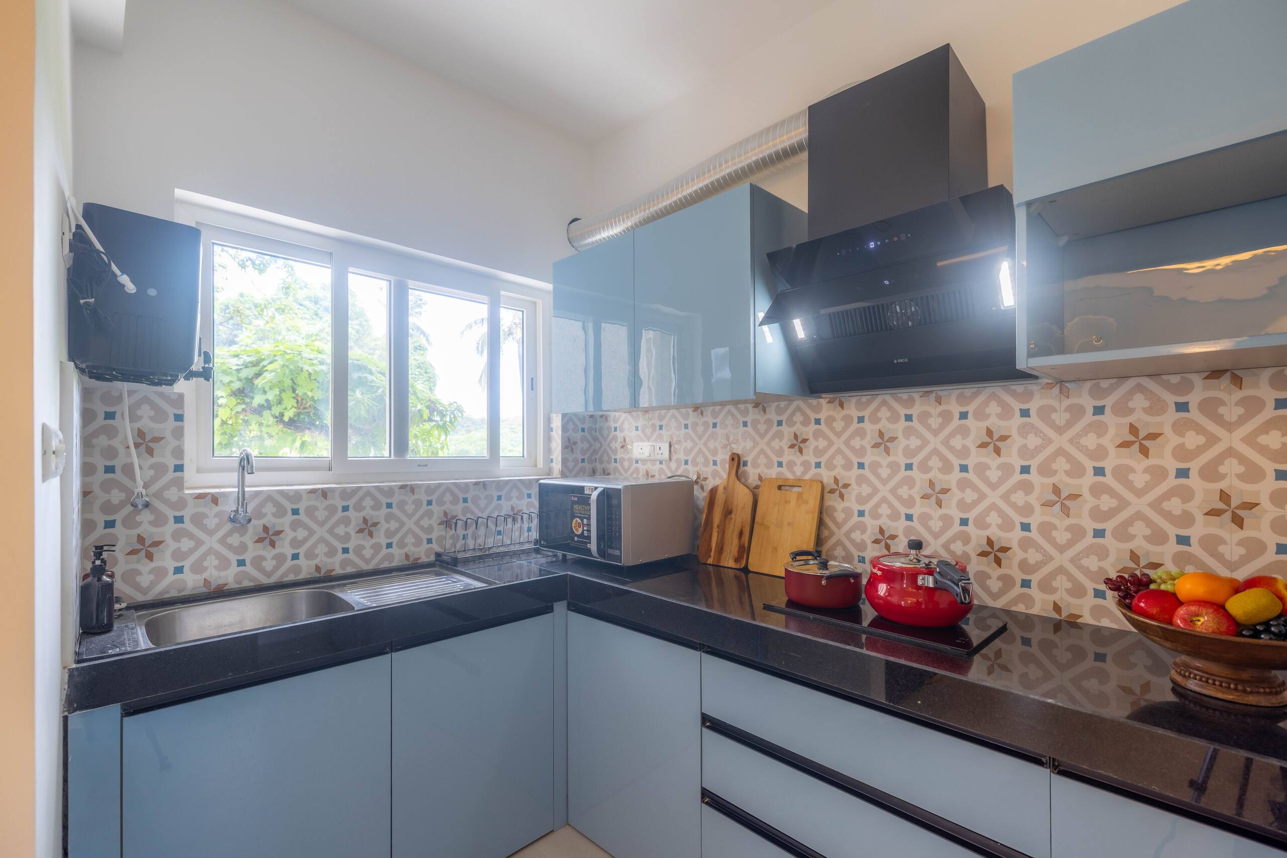 Cozy 2BR Candolim Escape | Pool, Gym & Hill Views 10