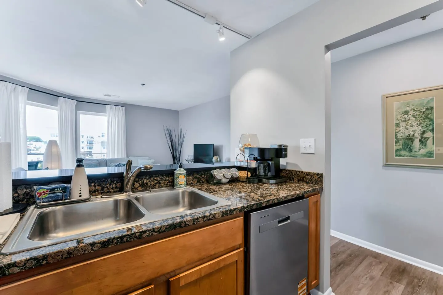 Virginia Beach 2BR Condo With Pool Access 9