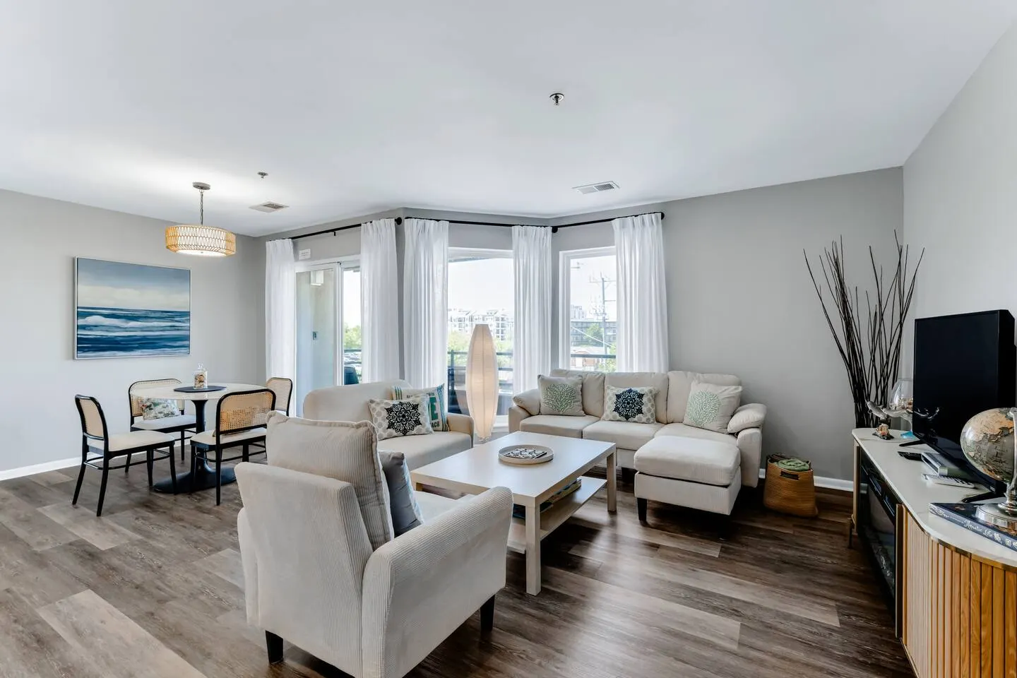 Virginia Beach 2BR Condo With Pool Access 14