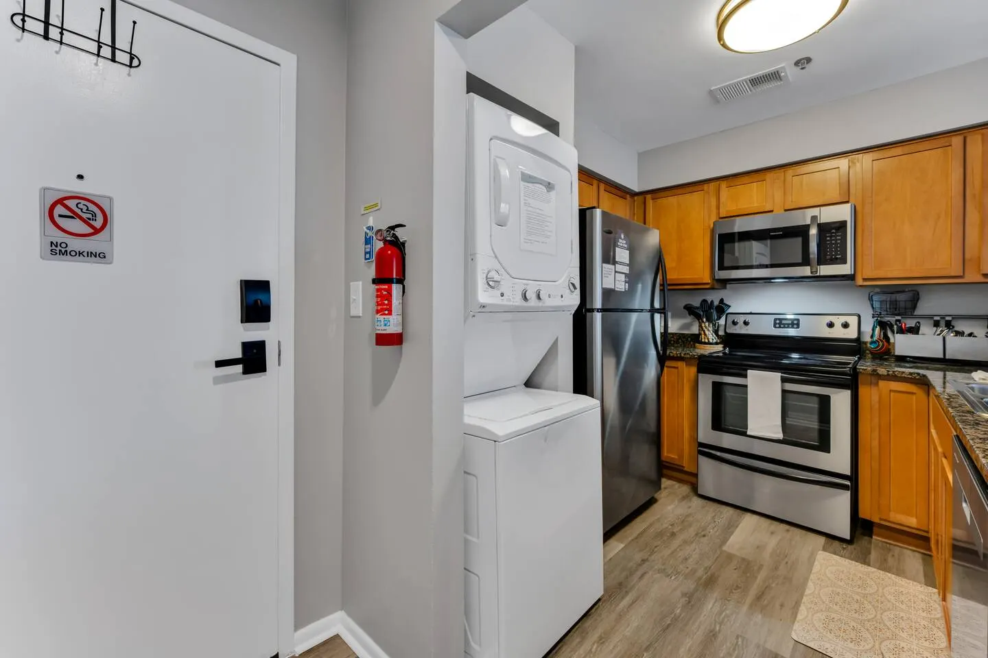 Virginia Beach 2BR Condo With Pool Access 6