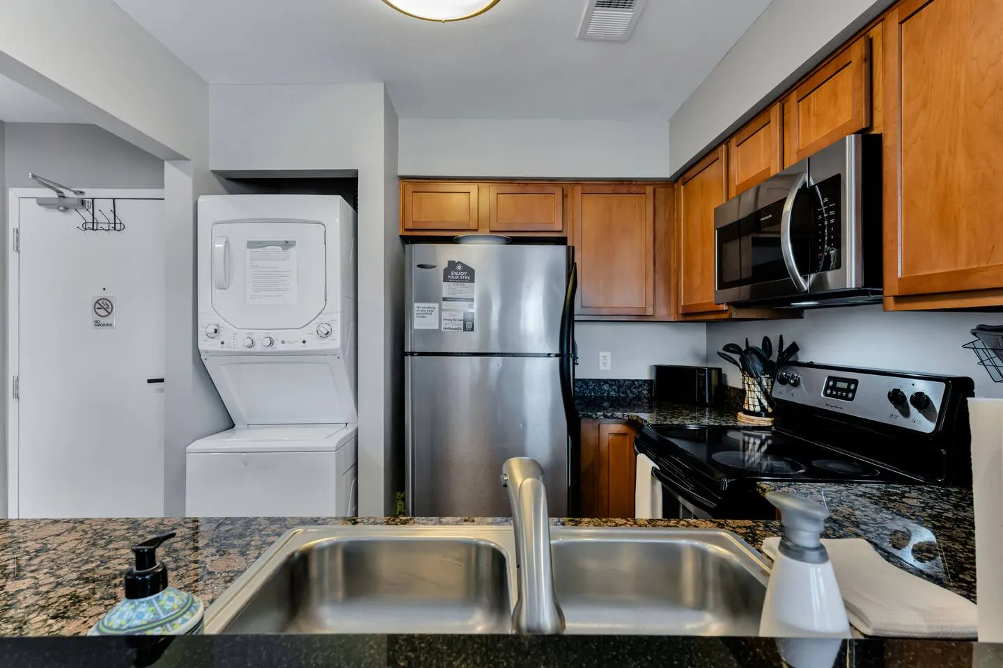 Virginia Beach 2BR Condo With Pool Access 7