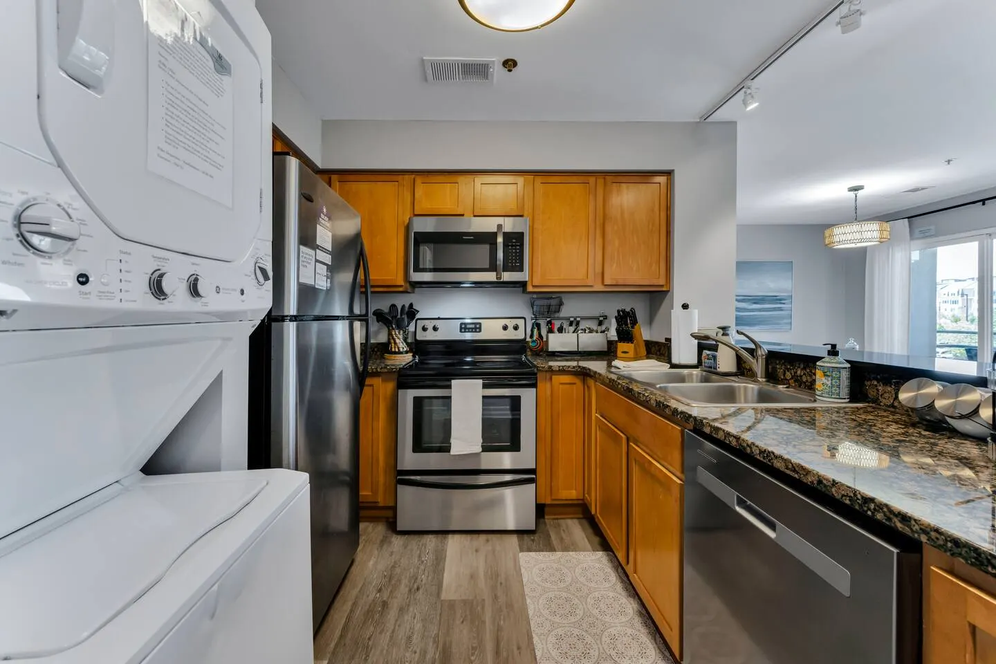 Virginia Beach 2BR Condo With Pool Access 8