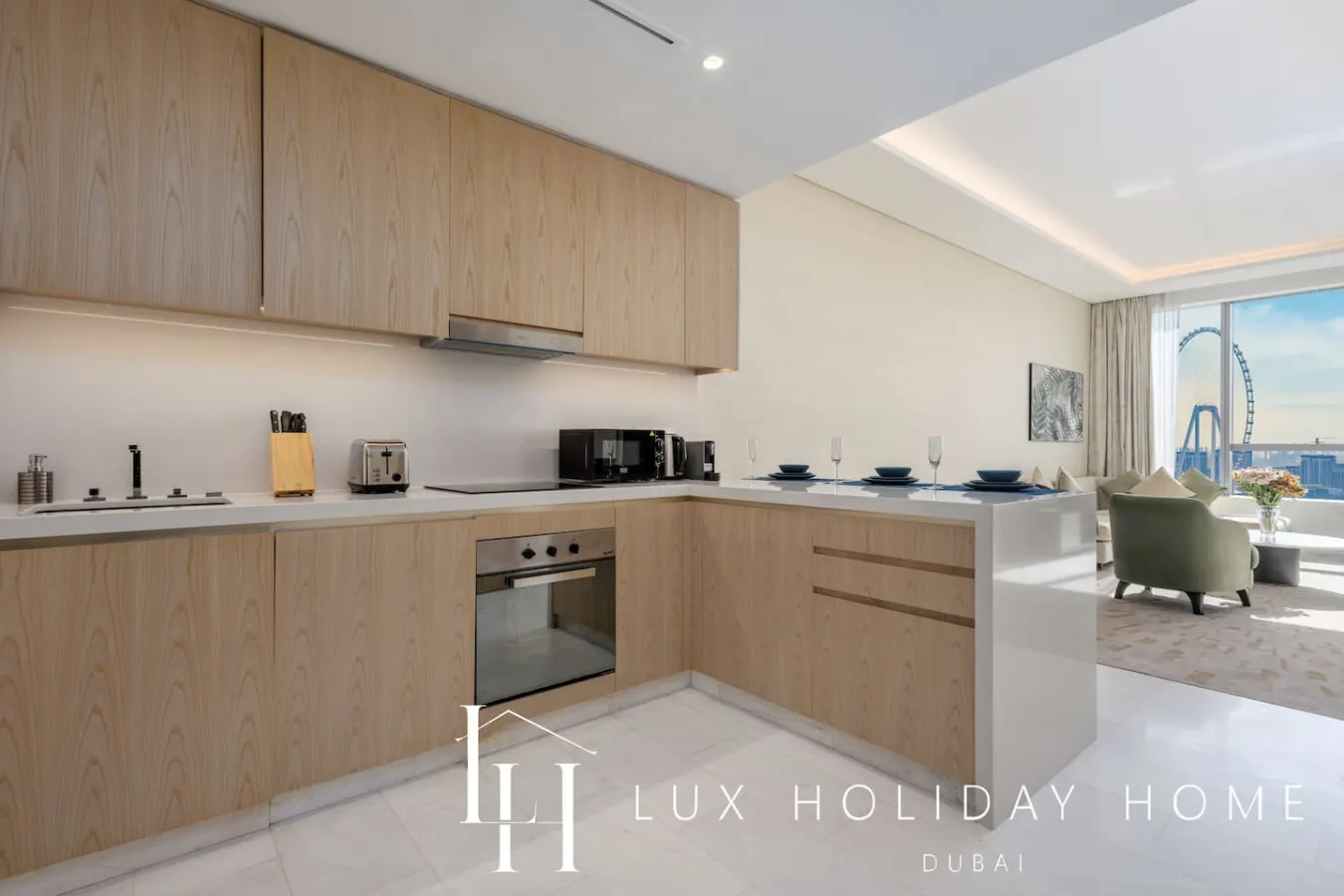 LUX Iconic Views at The Palm Tower Suite 7 6