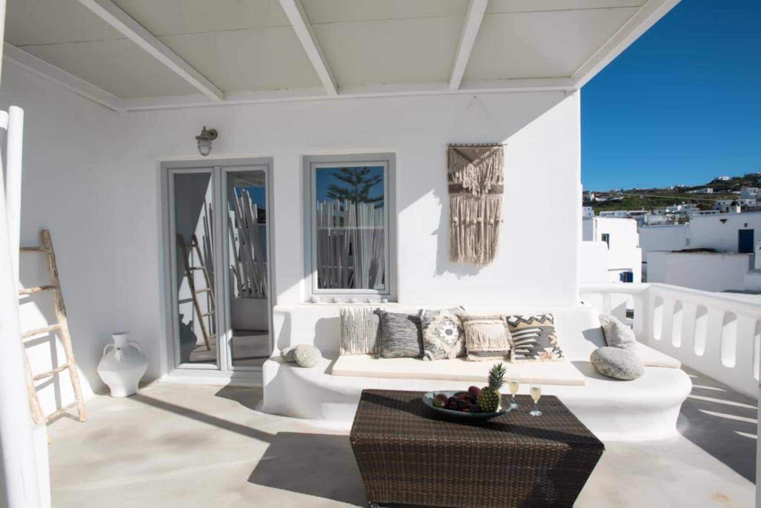 Jonaz Suite, Ornos beach (4pax) 11