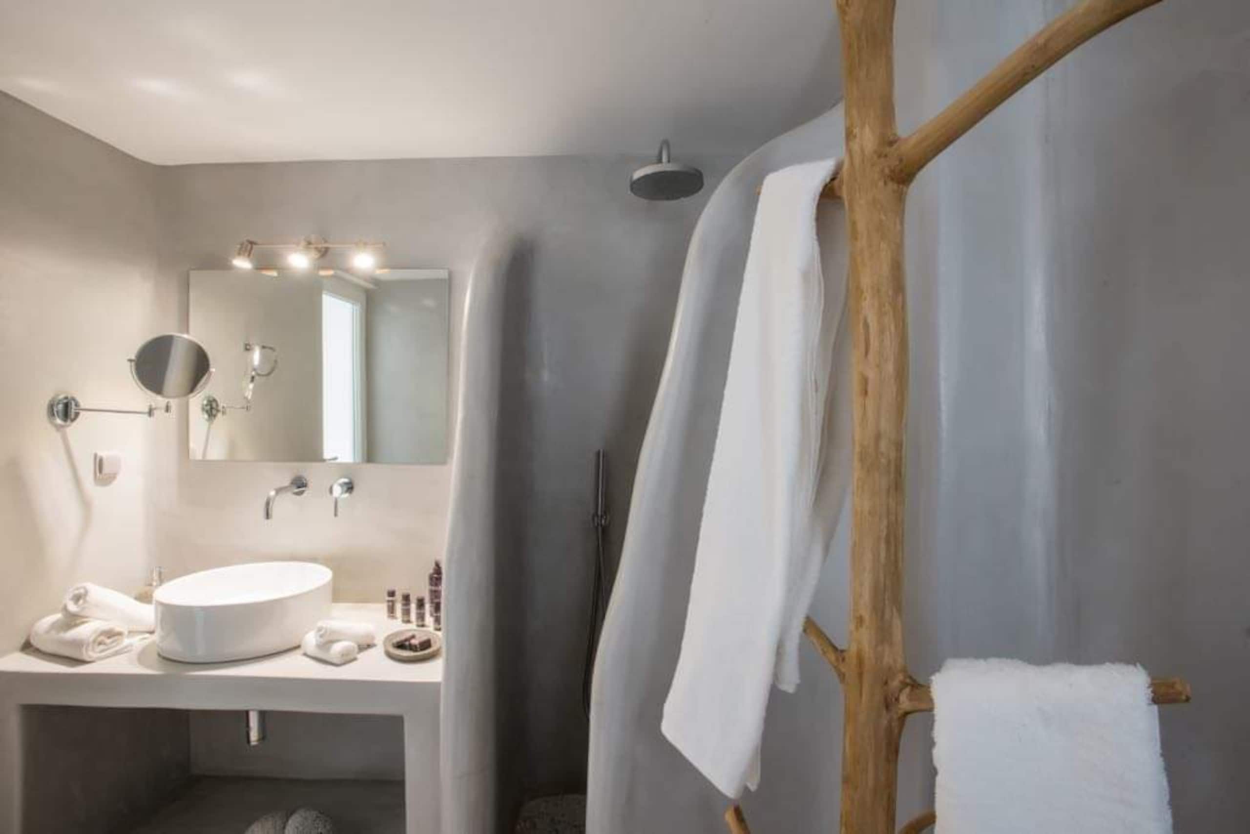 Jonaz Suite, Ornos beach (4pax) 14
