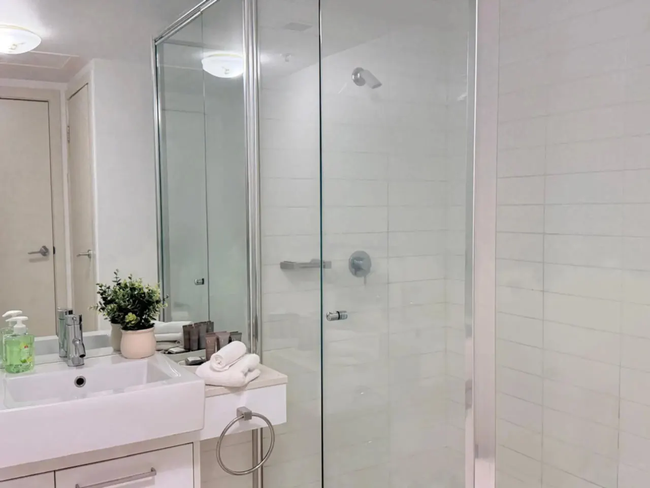 Esplanade Escape Apartment - 1Bed1Bath - HE1 9