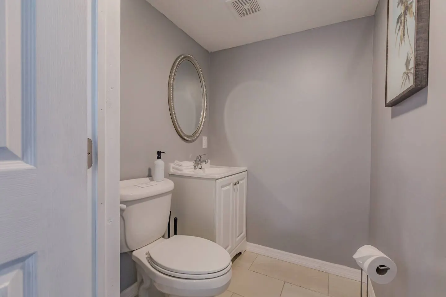 Spacious Backyard & Pool Retreat - 5 Mins to Beach 14