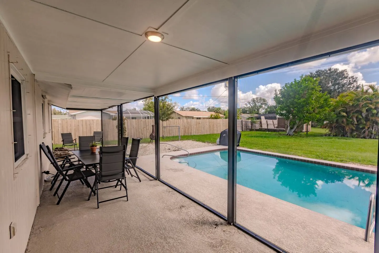 Spacious Backyard & Pool Retreat - 5 Mins to Beach 17