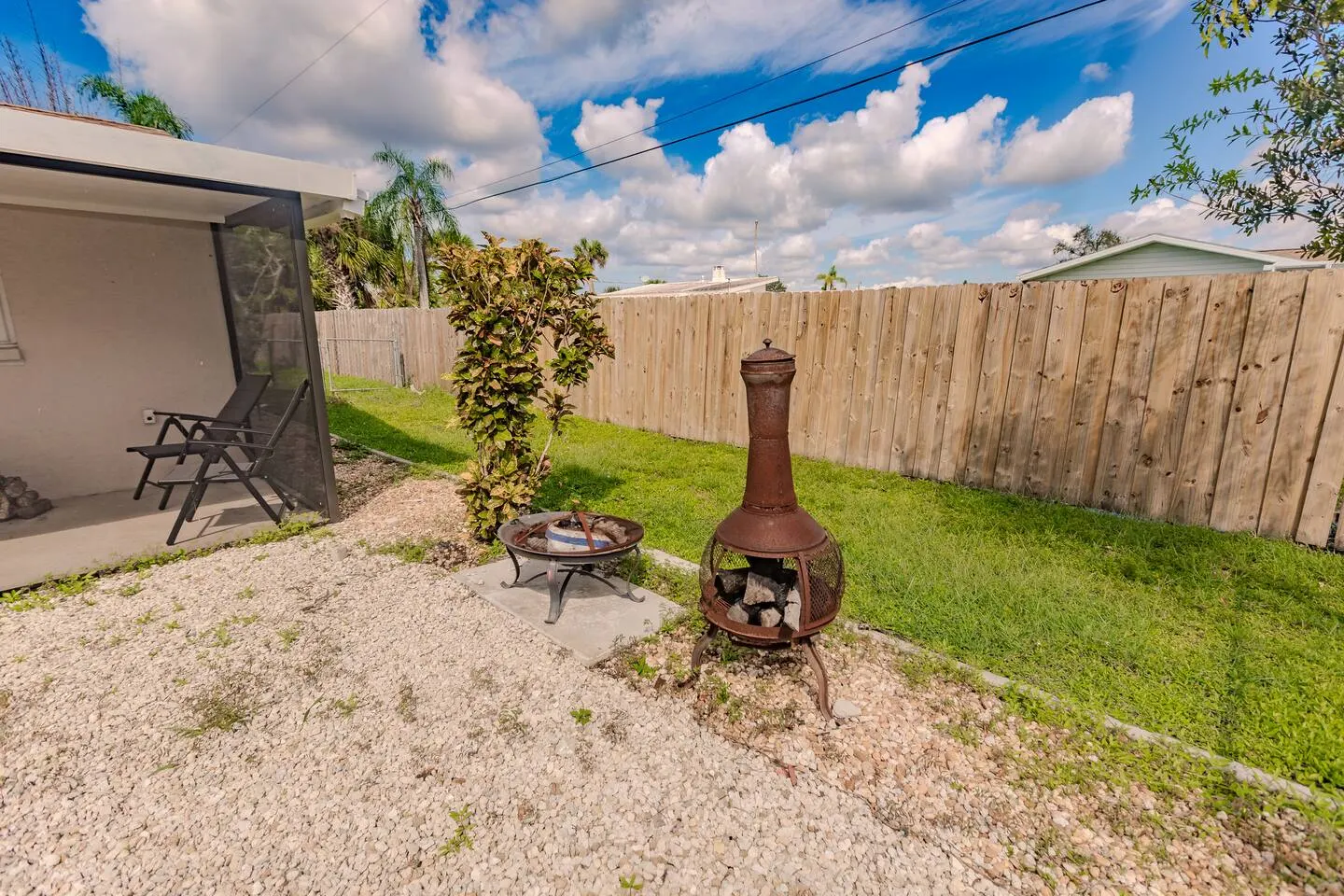 Spacious Backyard & Pool Retreat - 5 Mins to Beach 20