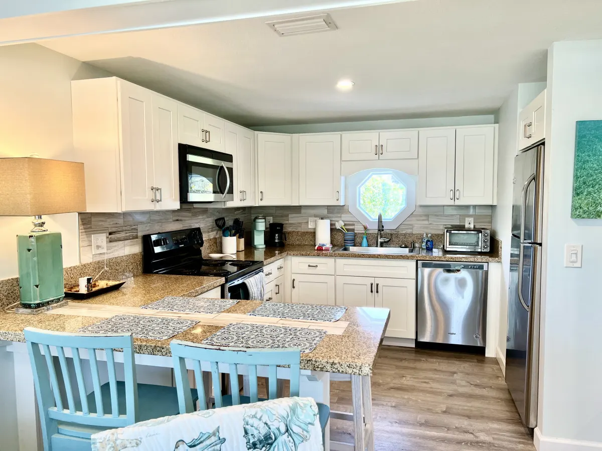 5 F Street - Oceanside Pet Friendly Cottage - Pool Access - Sand Dollar East 12