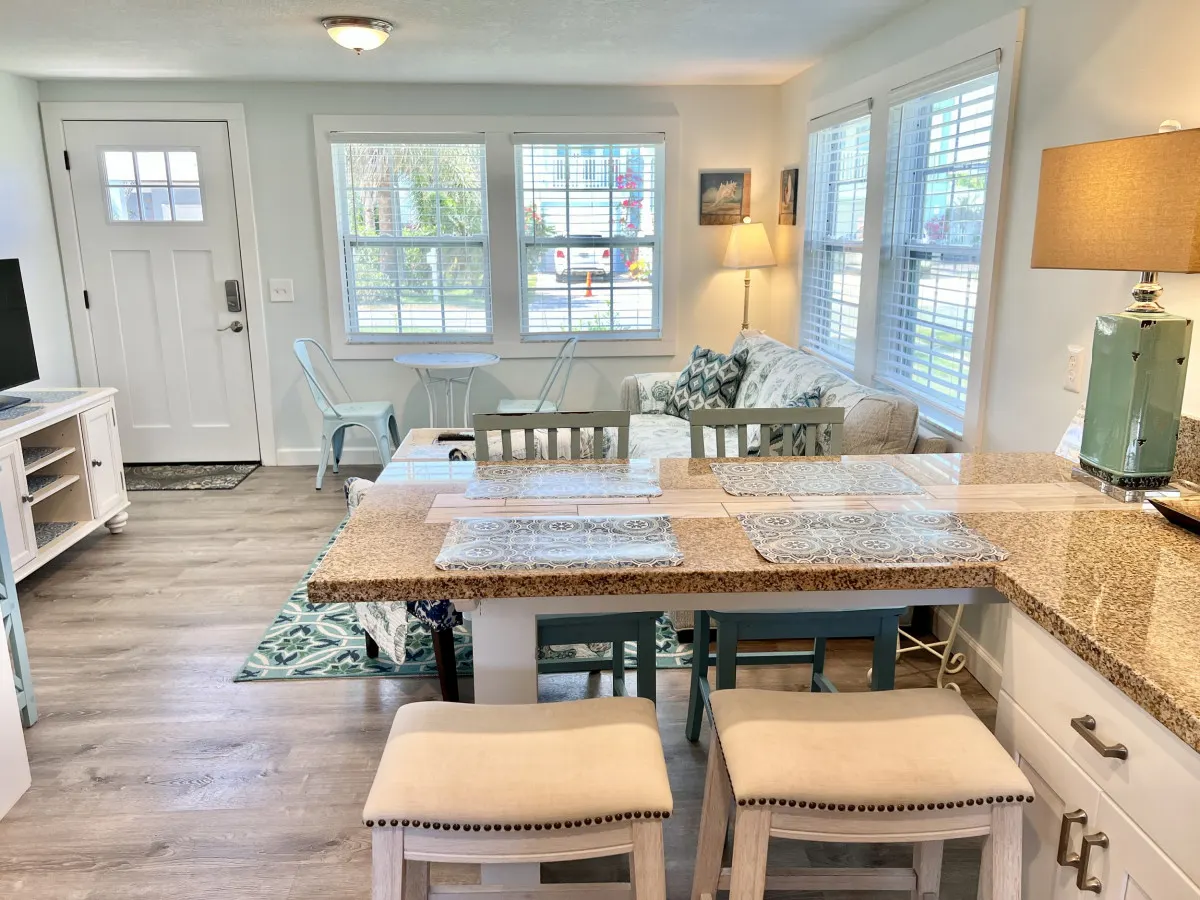 5 F Street - Oceanside Pet Friendly Cottage - Pool Access - Sand Dollar East 13